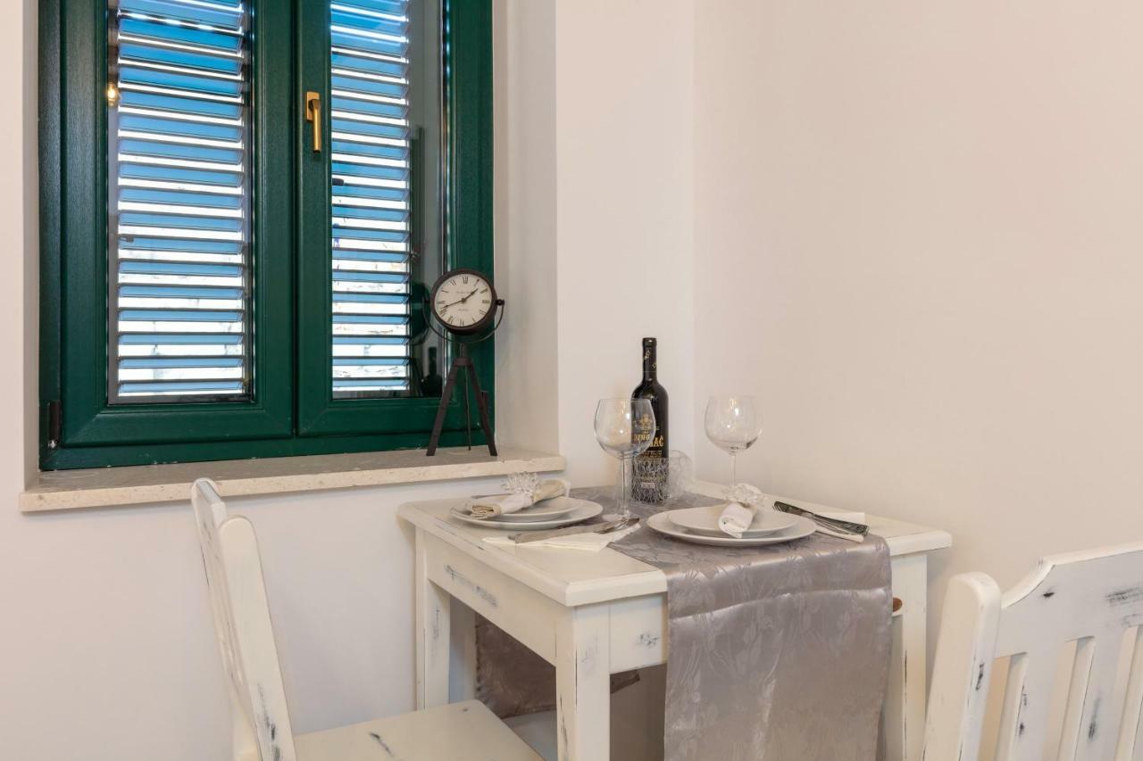 Studio Apartments Insula Split Exterior foto